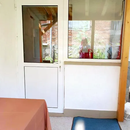 -тони Holiday home Beden